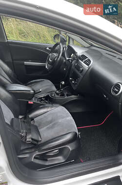 Хэтчбек SEAT Leon 2011 в 