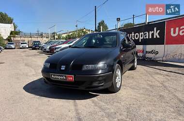 Хэтчбек SEAT Leon 2001 в Запорожье
