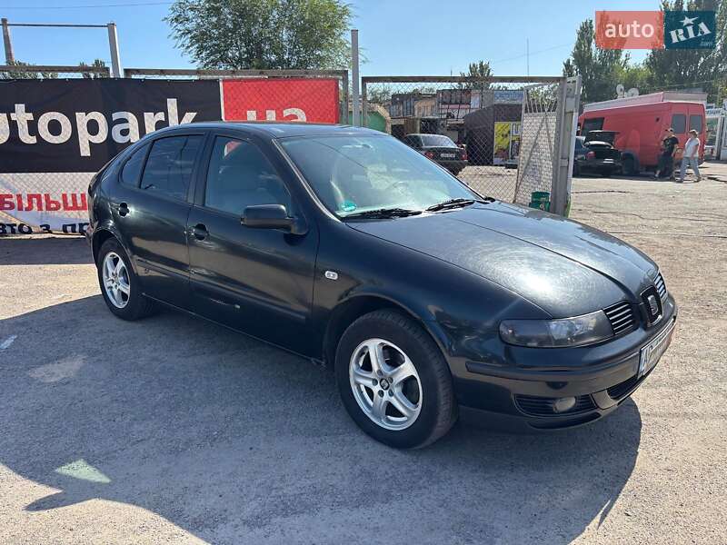 Хэтчбек SEAT Leon 2001 в Запорожье