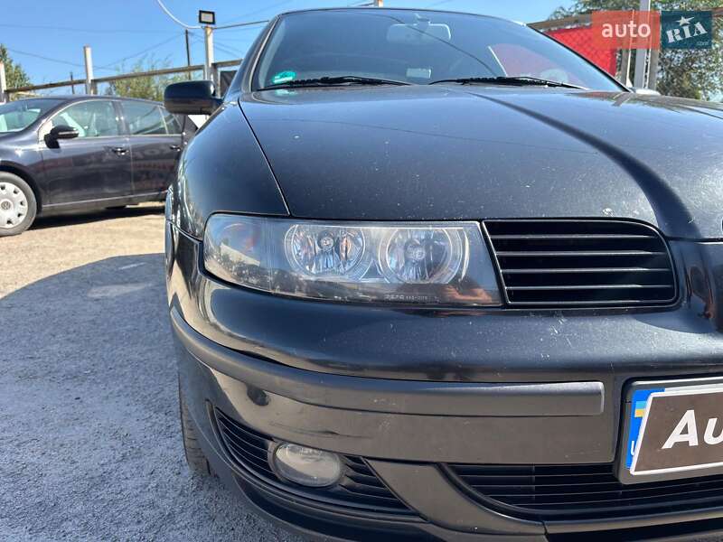 Хэтчбек SEAT Leon 2001 в Запорожье