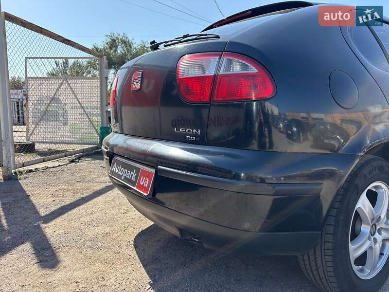 Хэтчбек SEAT Leon 2001 в Запорожье