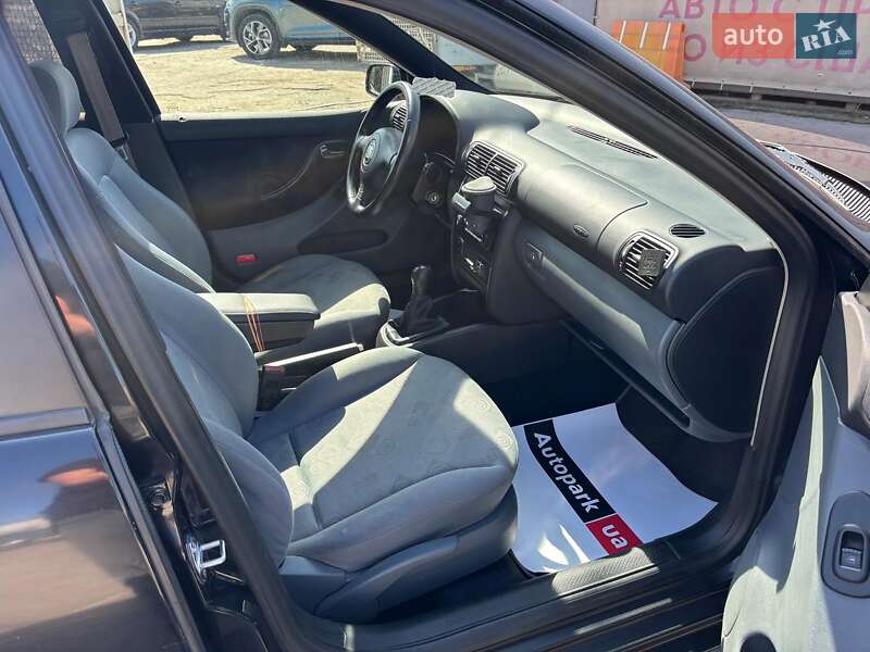 Хэтчбек SEAT Leon 2001 в Запорожье