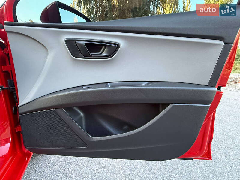 Хэтчбек SEAT Leon 2013 в Кривом Роге