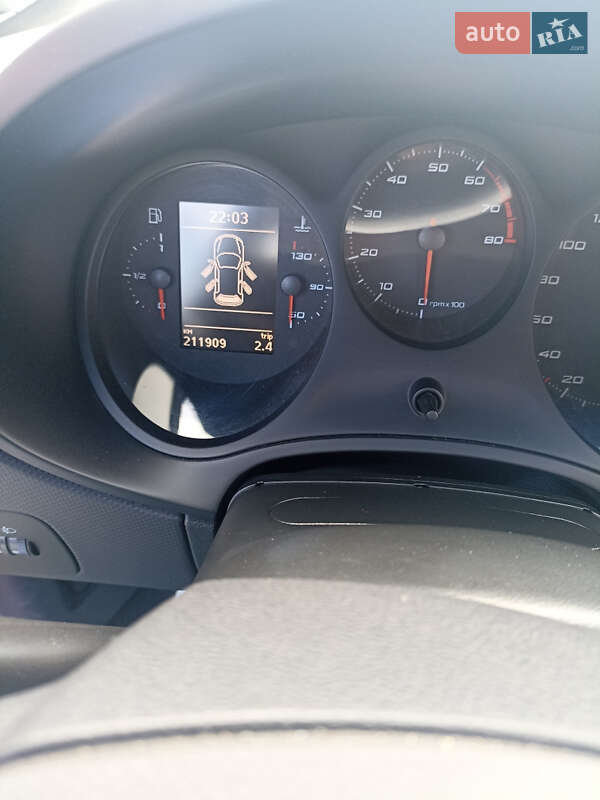 Хэтчбек SEAT Leon 2012 в Кривом Роге