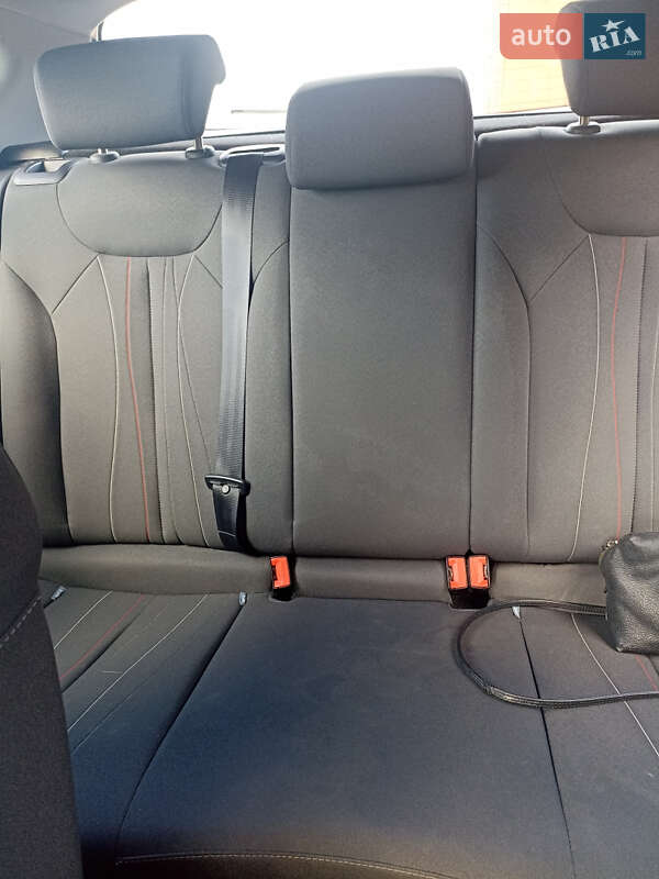 Хэтчбек SEAT Leon 2012 в Кривом Роге