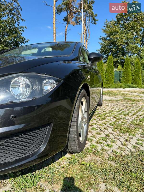 Хэтчбек SEAT Leon 2009 в Харькове