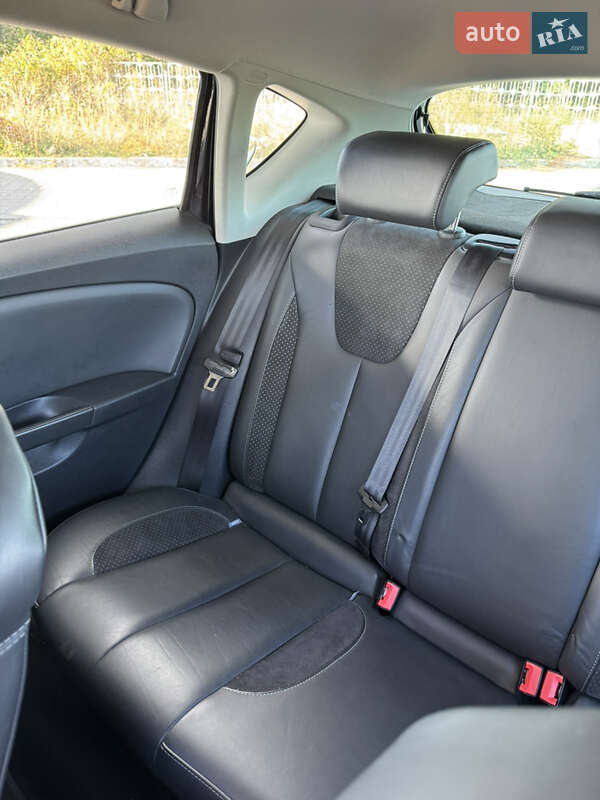 Хэтчбек SEAT Leon 2012 в Великой Багачке