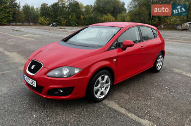 Хэтчбек SEAT Leon 2010 в 