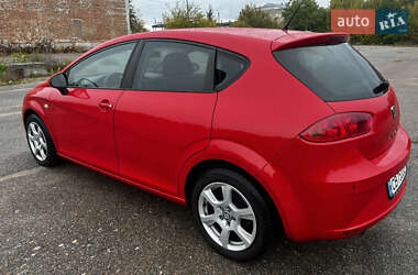 Хэтчбек SEAT Leon 2010 в 