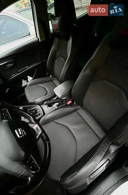 Хэтчбек SEAT Leon 2013 в 