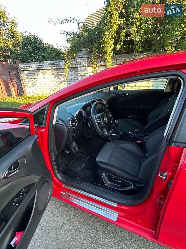 Хэтчбек SEAT Leon 2009 в Киеве