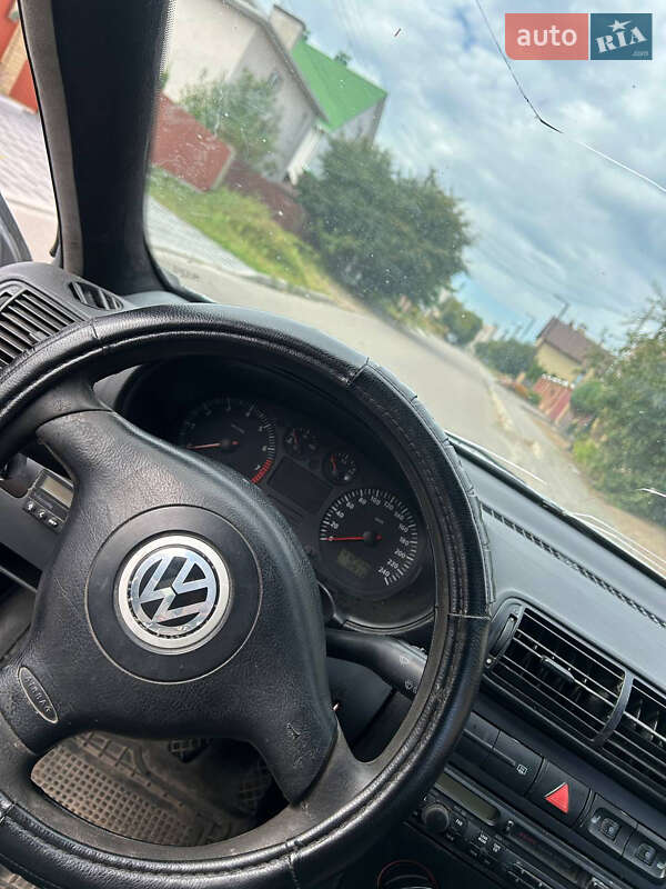 Хэтчбек SEAT Leon 2001 в Броварах