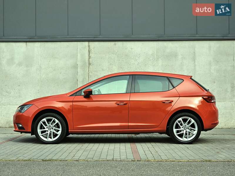 Хэтчбек SEAT Leon 2016 в Киеве