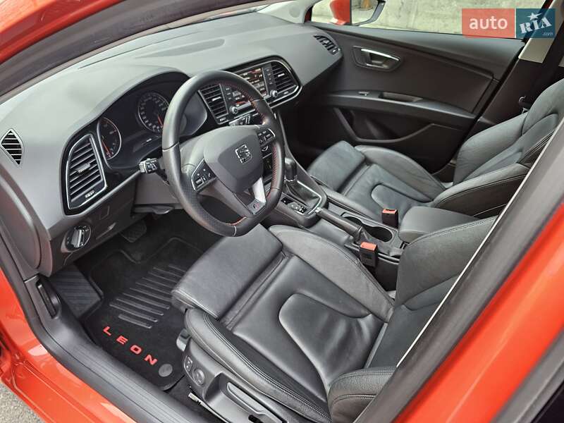 Хэтчбек SEAT Leon 2016 в Киеве