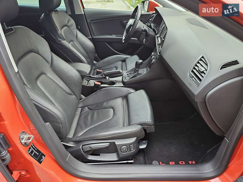 Хэтчбек SEAT Leon 2016 в Киеве