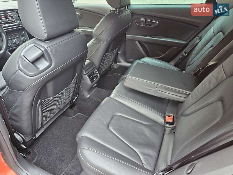 Хэтчбек SEAT Leon 2016 в Киеве