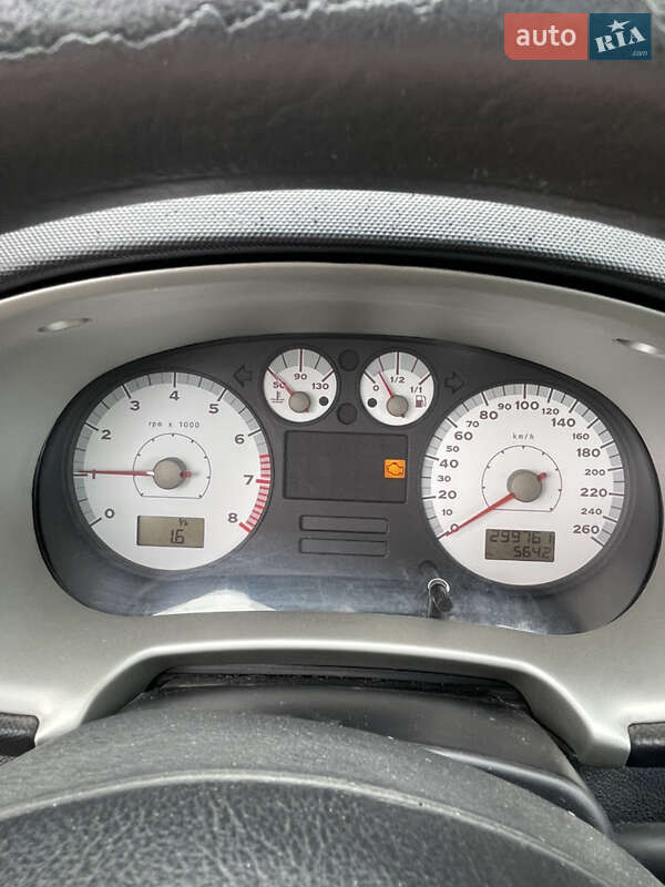 Хэтчбек SEAT Leon 2005 в Луцке