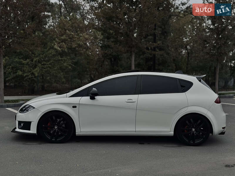 Хэтчбек SEAT Leon 2010 в Днепре