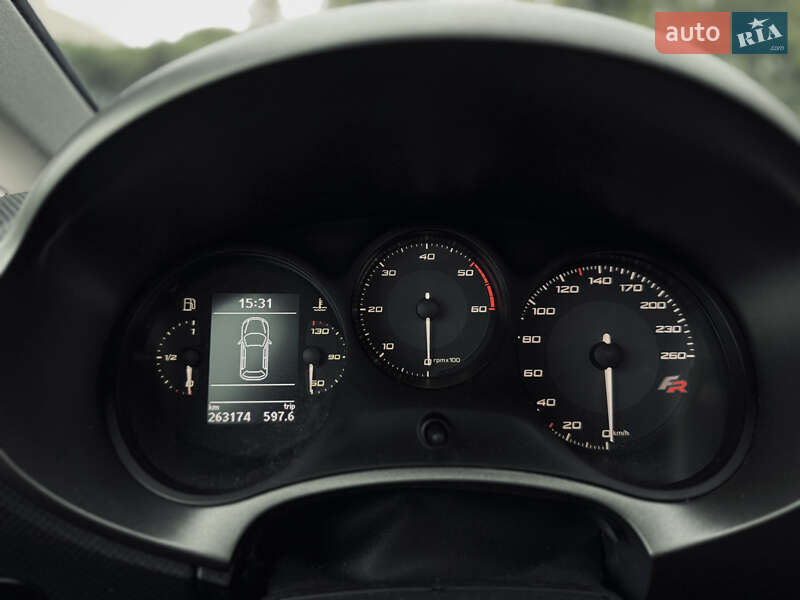 Хэтчбек SEAT Leon 2010 в Днепре