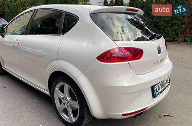 Хэтчбек SEAT Leon 2011 в 