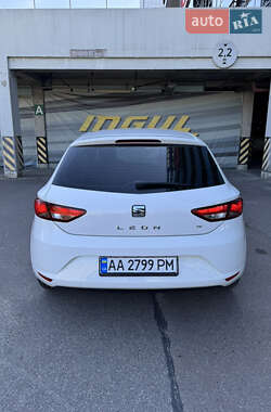 Хэтчбек SEAT Leon 2013 в 