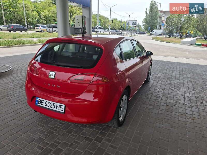 Хэтчбек SEAT Leon 2005 в Николаеве