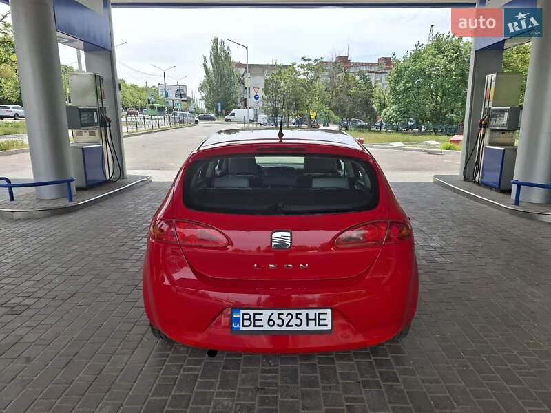 Хэтчбек SEAT Leon 2005 в Николаеве