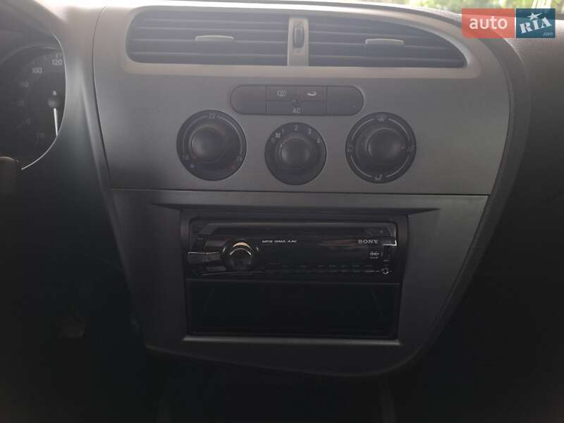 Хэтчбек SEAT Leon 2005 в Николаеве
