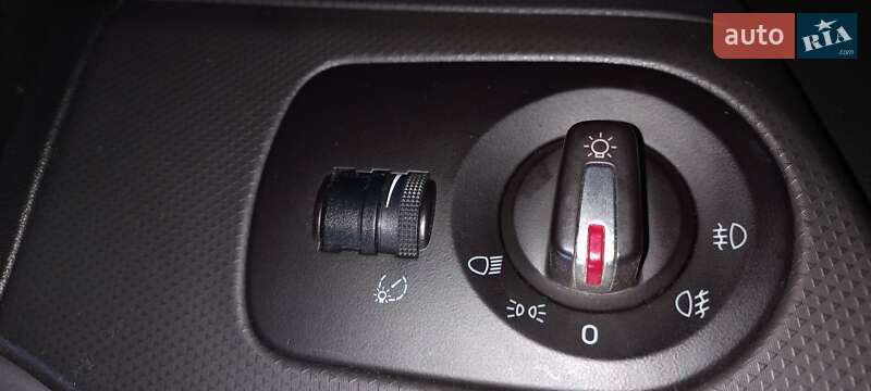 Хетчбек SEAT Leon 2010 в Києві