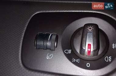 Хэтчбек SEAT Leon 2010 в 