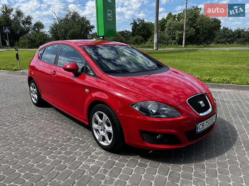 Хэтчбек SEAT Leon 2010 в 