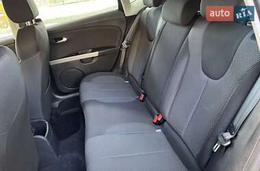 Хэтчбек SEAT Leon 2010 в 