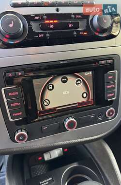 Хэтчбек SEAT Leon 2010 в 