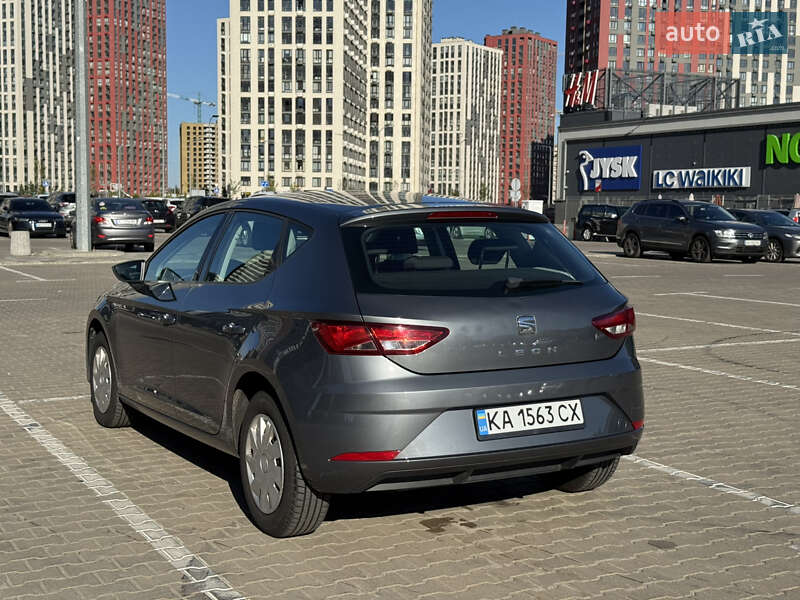 Хэтчбек SEAT Leon 2017 в Киеве