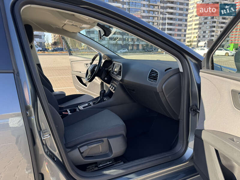 Хэтчбек SEAT Leon 2017 в Киеве