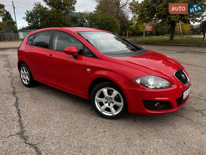 Хэтчбек SEAT Leon 2010 в Чернигове