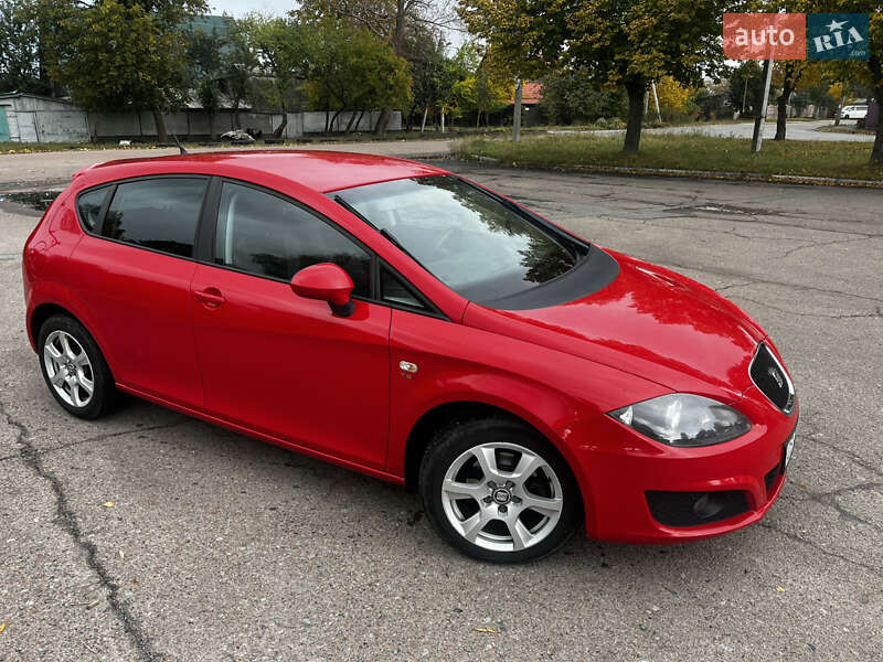 Хэтчбек SEAT Leon 2010 в Чернигове