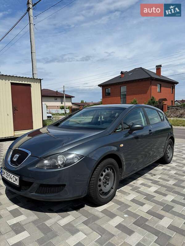 Хэтчбек SEAT Leon 2007 в Софиевской Борщаговке