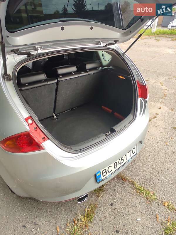 Хэтчбек SEAT Leon 2007 в Сокале