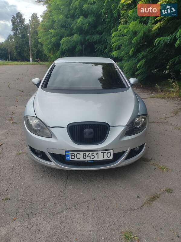 Хэтчбек SEAT Leon 2007 в Сокале