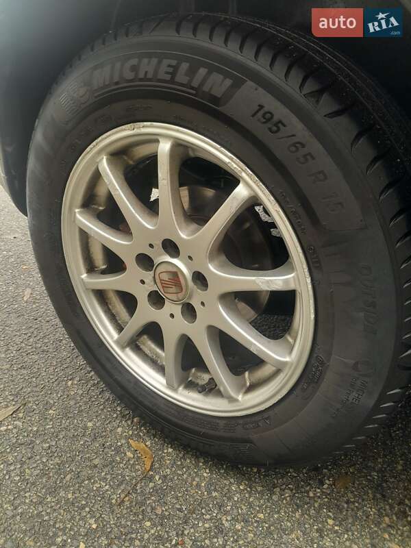 Хетчбек SEAT Leon 2004 в Дніпрі фото 22 Хетчбек SEAT Leon 2004 в Дніпрі