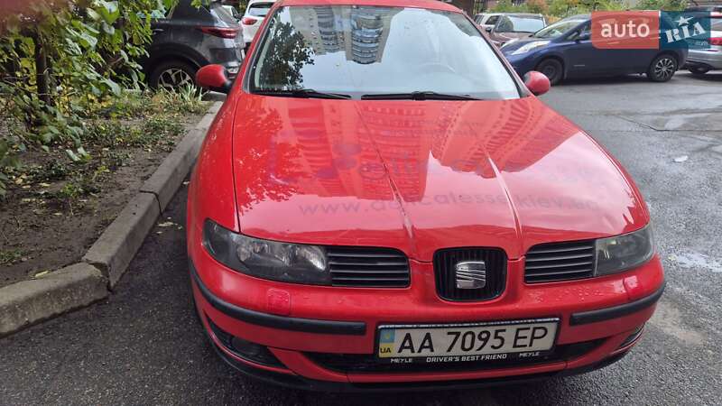 Хэтчбек SEAT Leon 2003 в Киеве