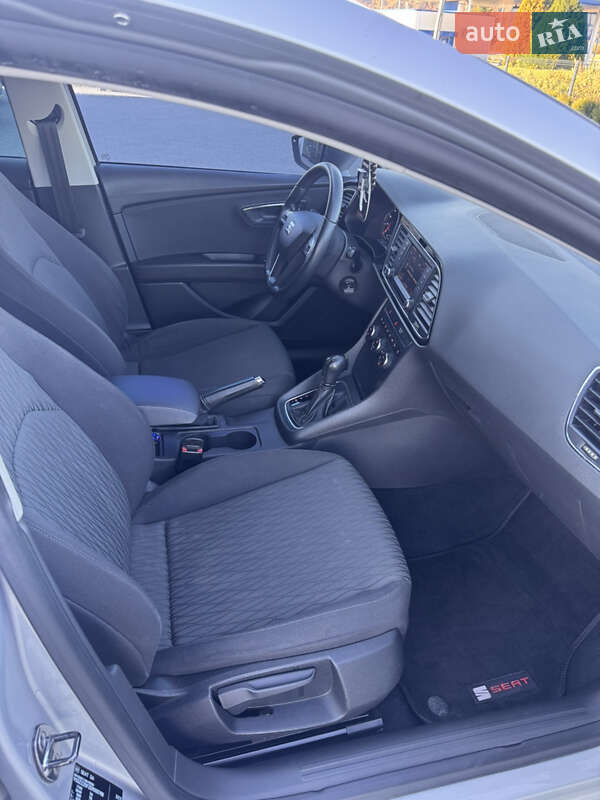 Хэтчбек SEAT Leon 2013 в Хусте