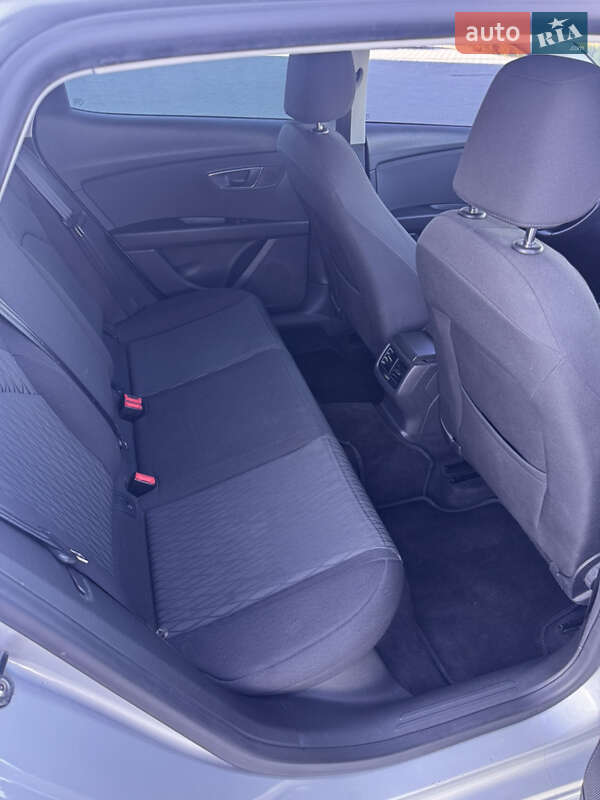 Хэтчбек SEAT Leon 2013 в Хусте