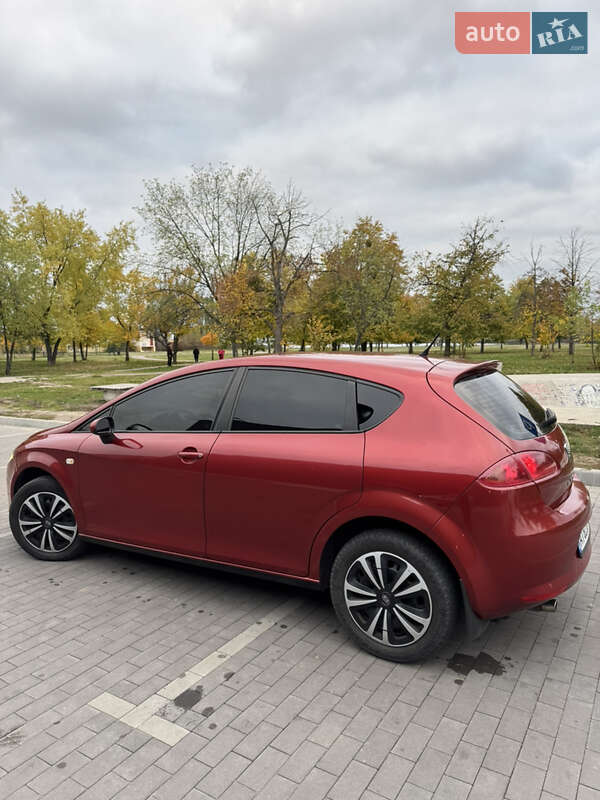 Хэтчбек SEAT Leon 2007 в Украинке