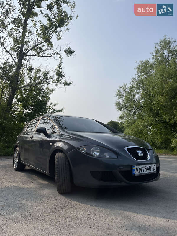 Хэтчбек SEAT Leon 2006 в Звягеле фото 13 Хэтчбек SEAT Leon 2006 в Звягеле