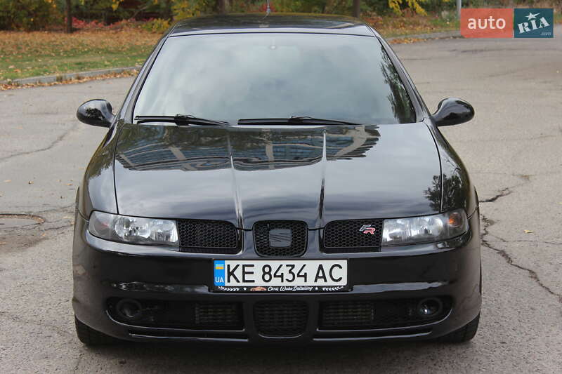 Хэтчбек SEAT Leon 2004 в Днепре