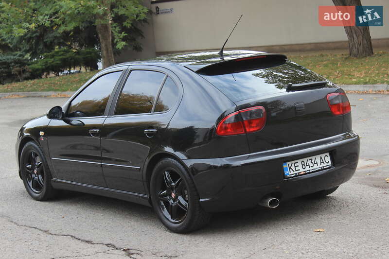 Хэтчбек SEAT Leon 2004 в Днепре