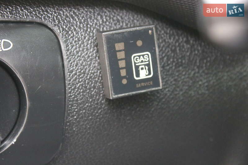 Хэтчбек SEAT Leon 2004 в Днепре