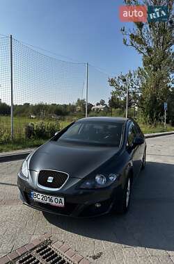 Хэтчбек SEAT Leon 2011 в Львове